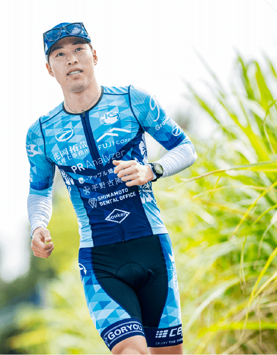 走っている久保埜一輝選手